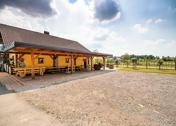 With Sauna Pr' Geci شقة Dobova